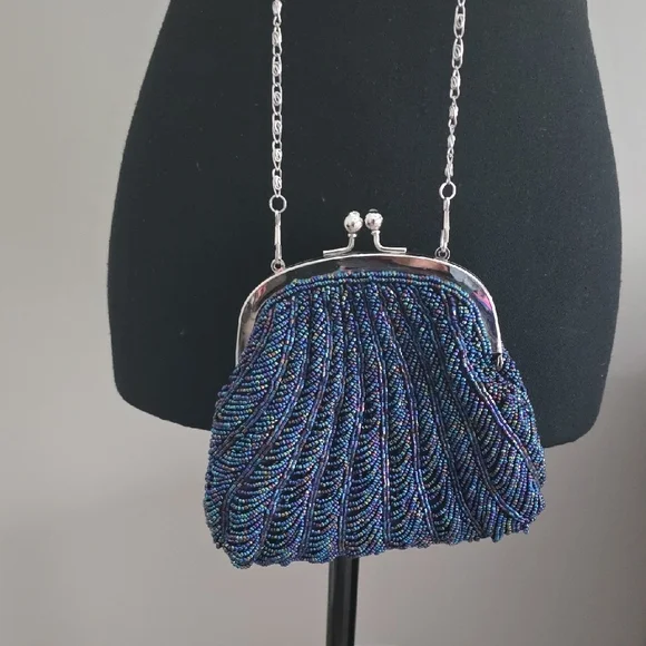Elegant Blue Beaded Evening Bag - Picture 6 of 8